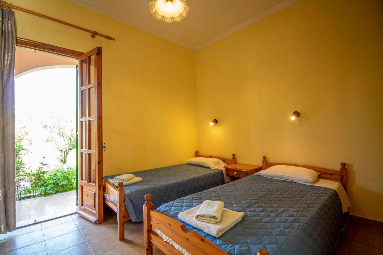 Tzoras‌ ‌Apartments‌ ‌Roda‌ ‌Corfu‌ Litheres Eksteriør bilde