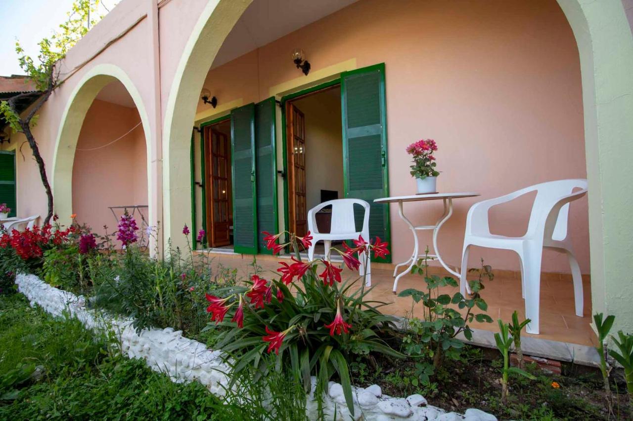 Tzoras‌ ‌Apartments‌ ‌Roda‌ ‌Corfu‌ Litheres Eksteriør bilde