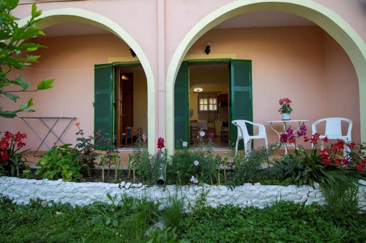 Tzoras‌ ‌Apartments‌ ‌Roda‌ ‌Corfu‌ Litheres Eksteriør bilde