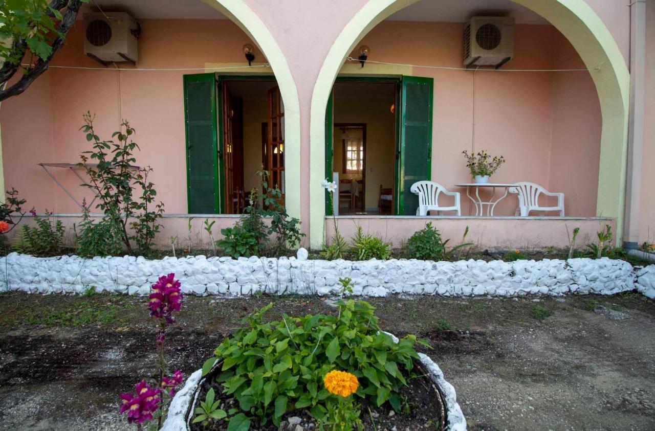 Tzoras‌ ‌Apartments‌ ‌Roda‌ ‌Corfu‌ Litheres Eksteriør bilde